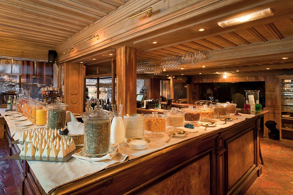 Le Saint Joseph Hotel Courchevel Bagian luar foto