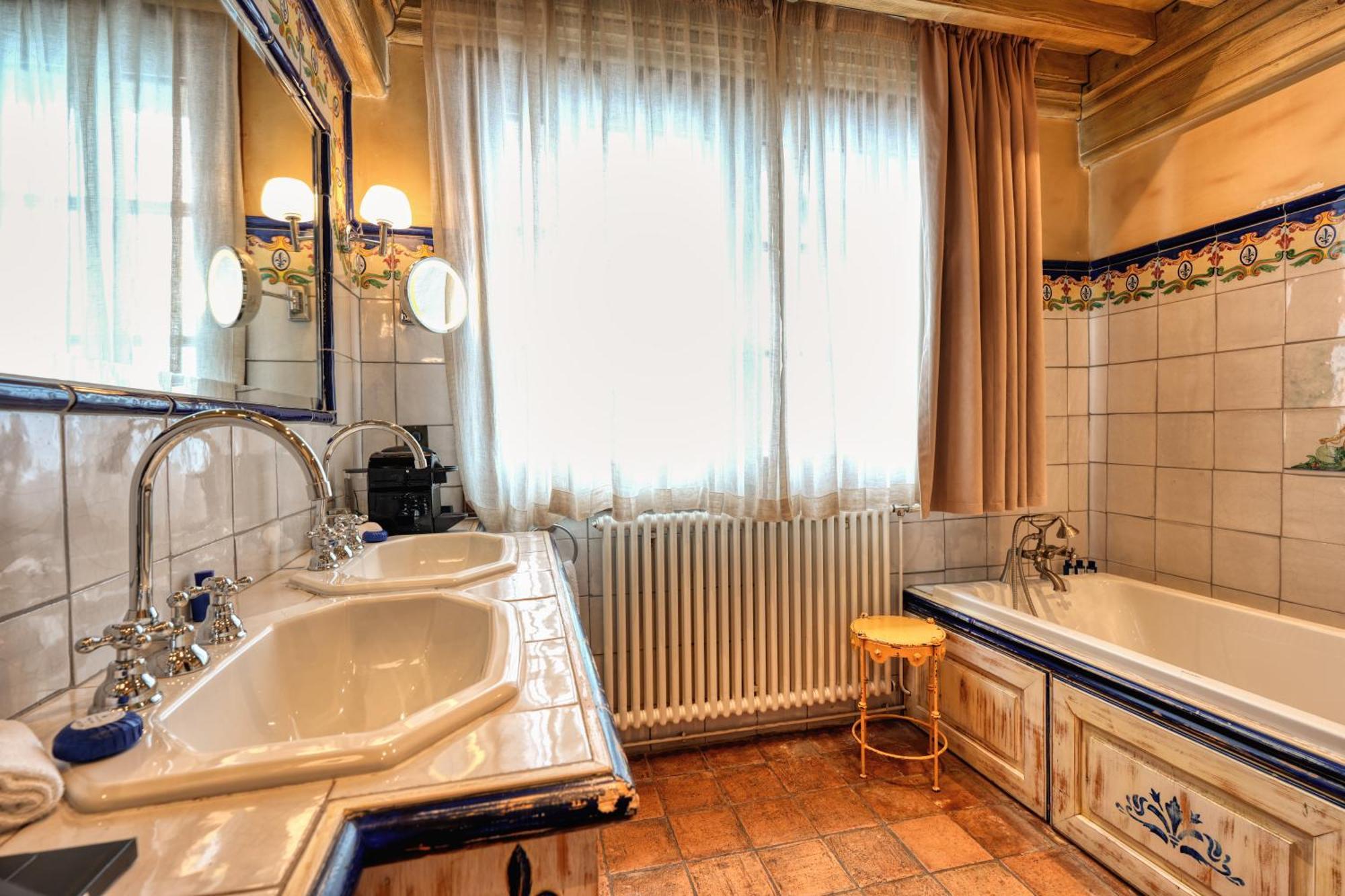 Le Saint Joseph Hotel Courchevel Bagian luar foto